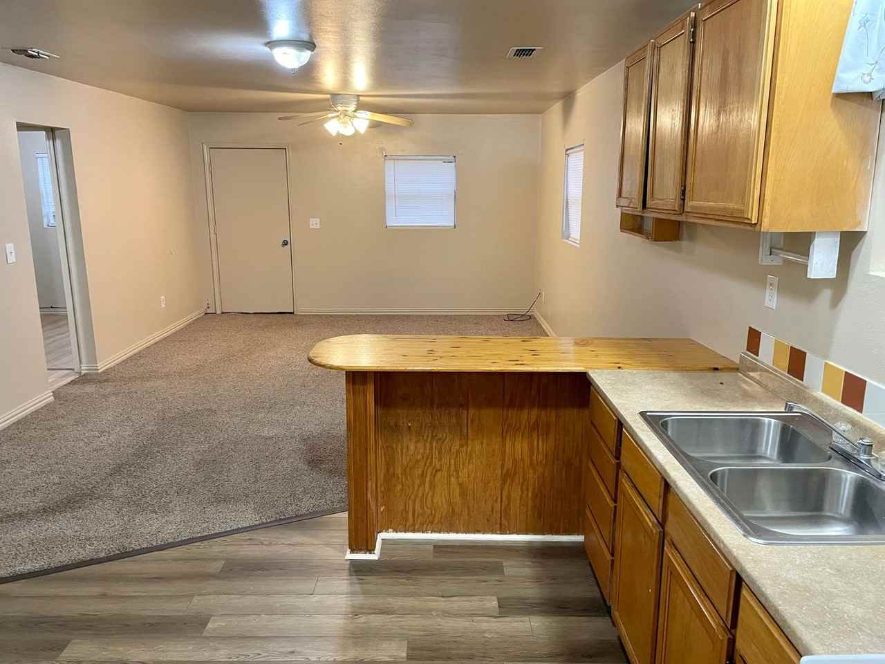 103 Morris Ave - Photo 3 of 8