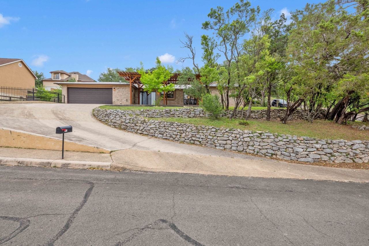 11361 Moonsail - Photo 4 of 28