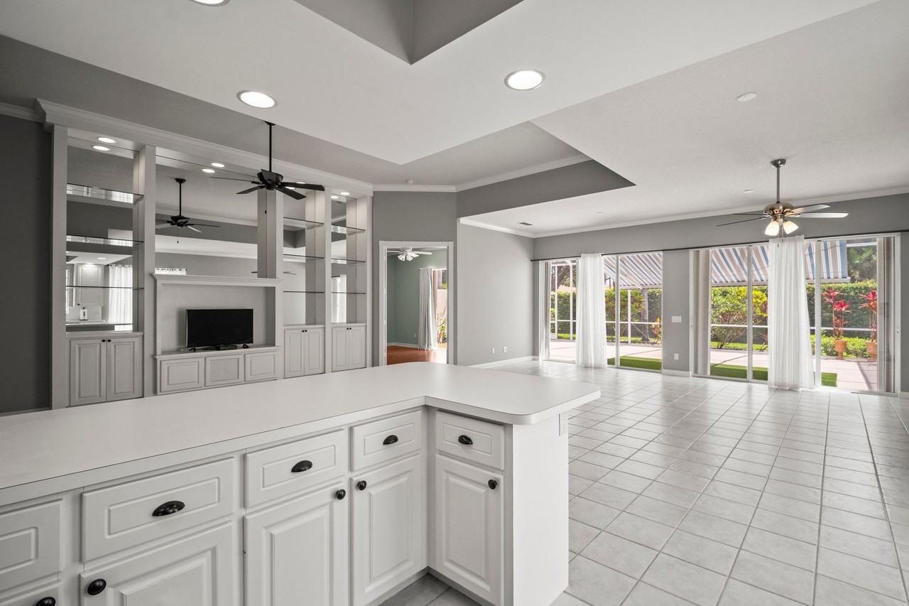 5938 Bermuda Ln - Photo 3 of 30