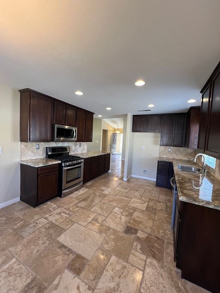 3218 Province Rose St - Photo 2 of 37