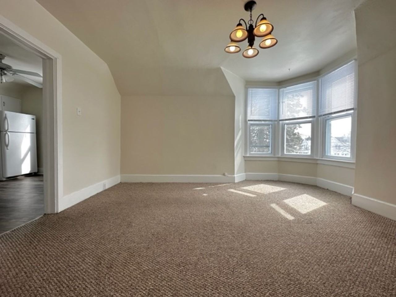2707 Forest Ave - Photo 2 of 21