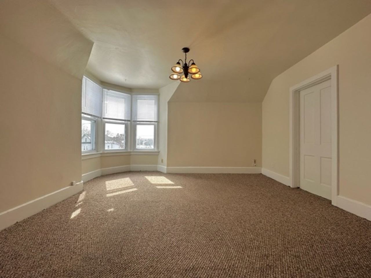 2707 Forest Ave - Photo 3 of 21