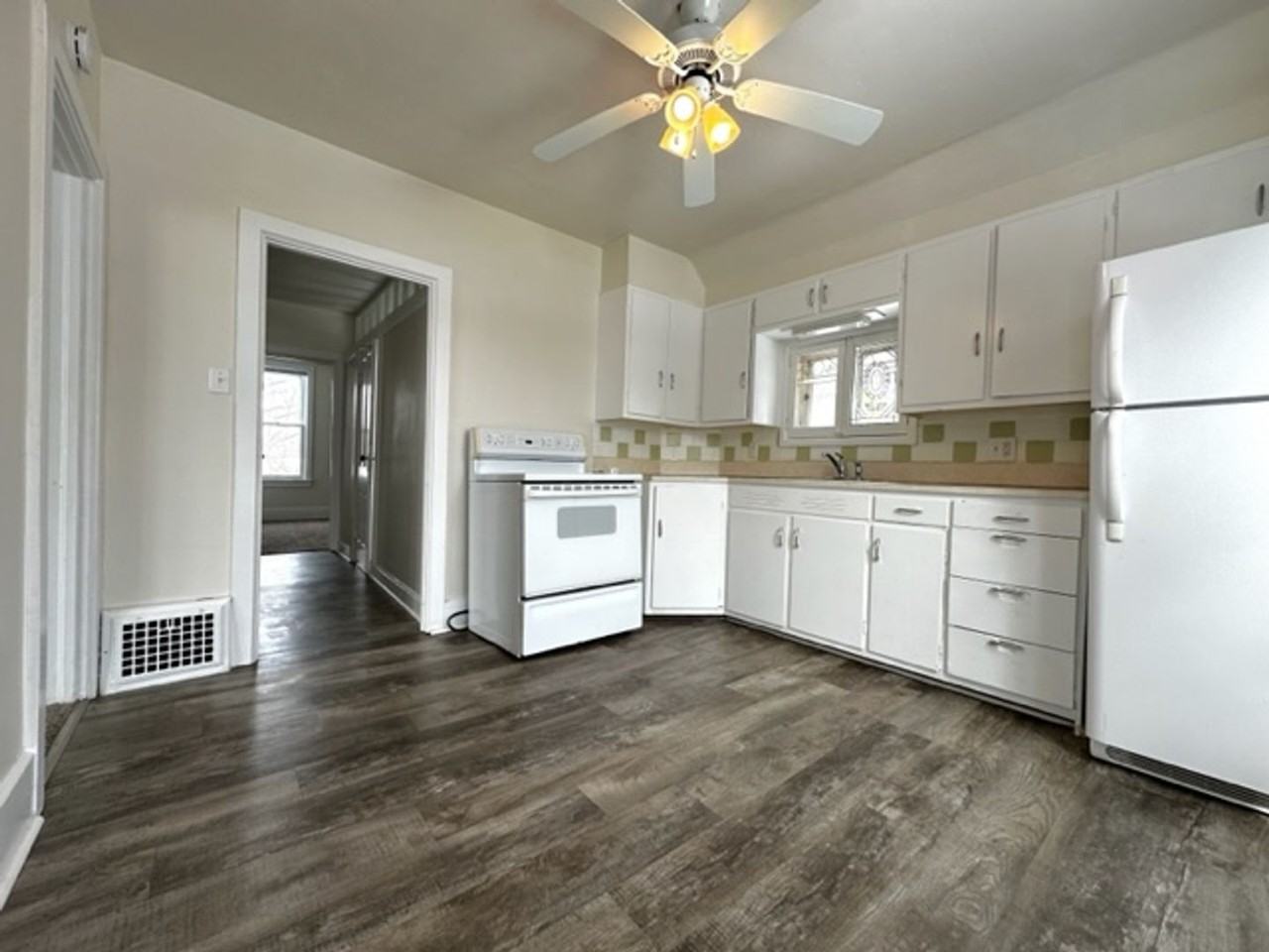 2707 Forest Ave - Photo 4 of 21