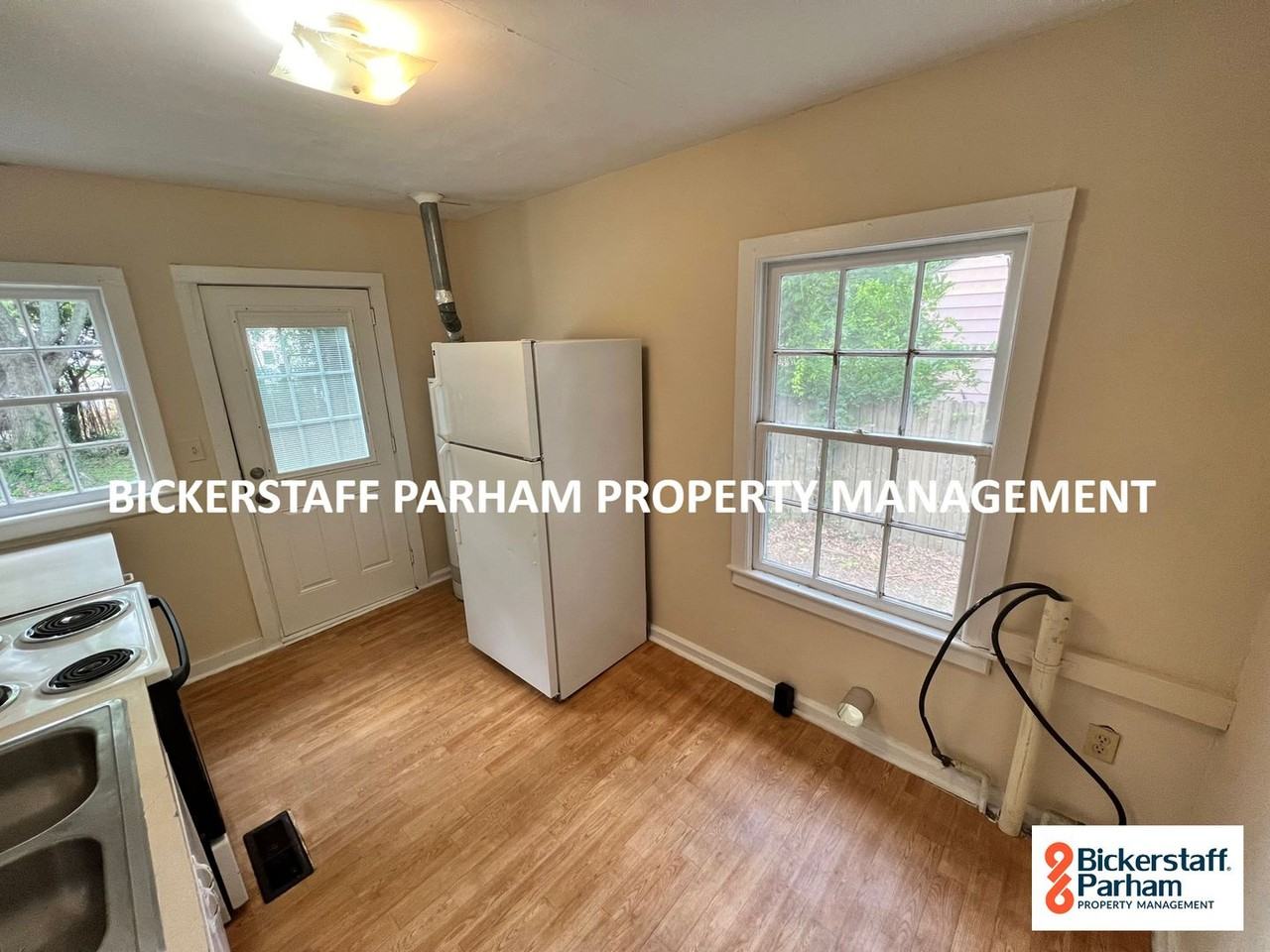 1148 Dozier St - Photo 3 of 9