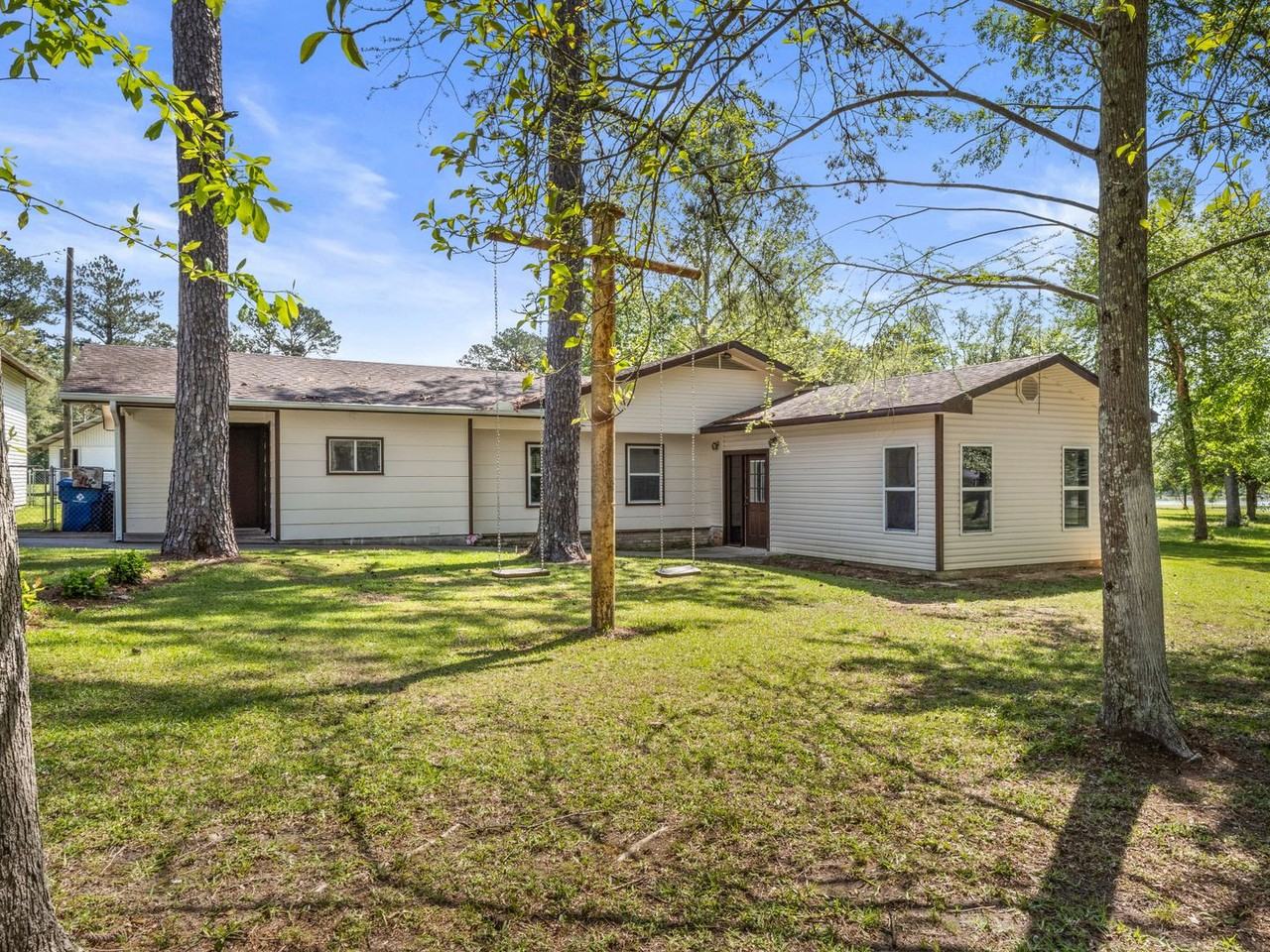 615 Morris Rd - Photo 2 of 26