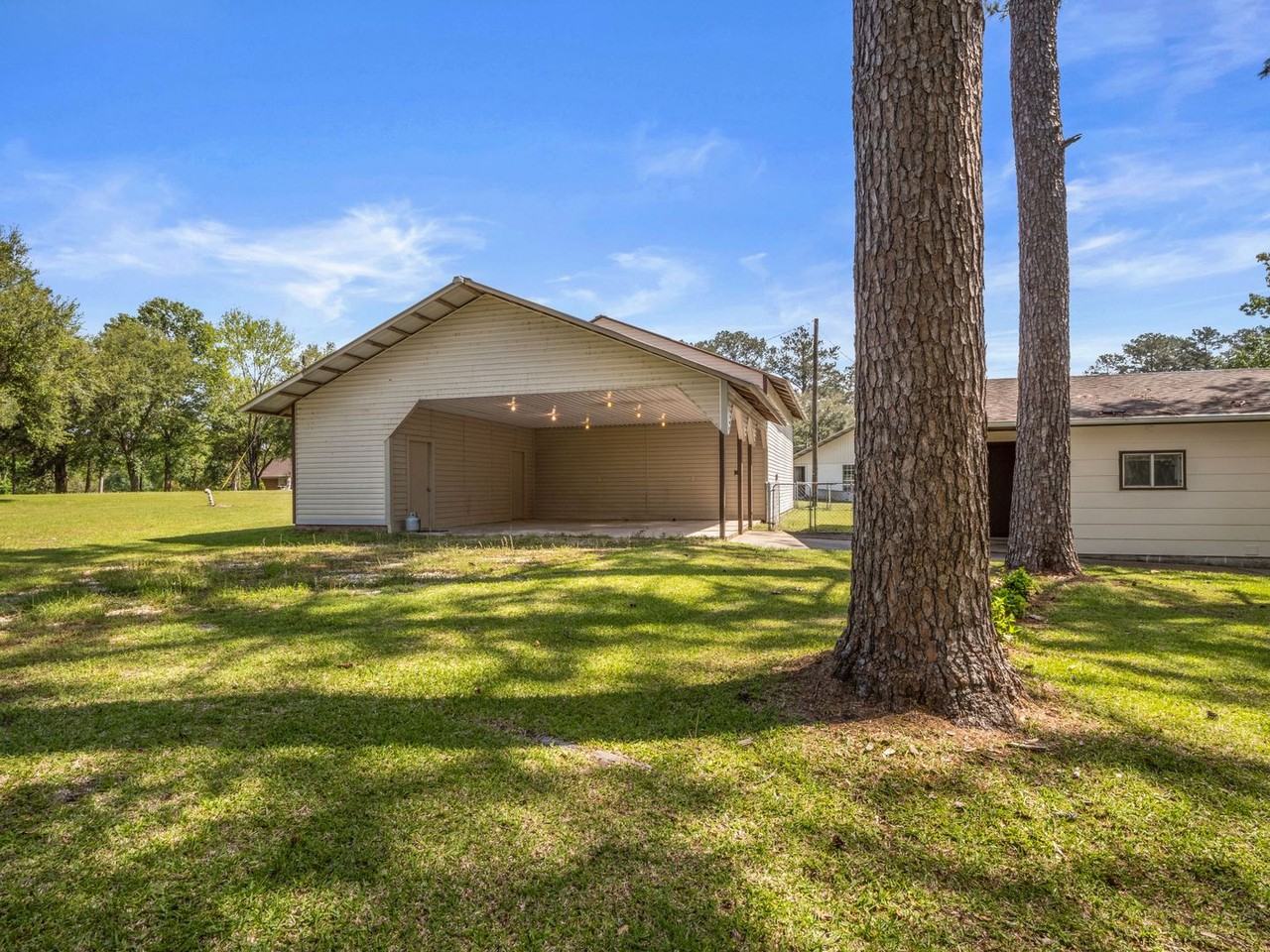 615 Morris Rd - Photo 3 of 26