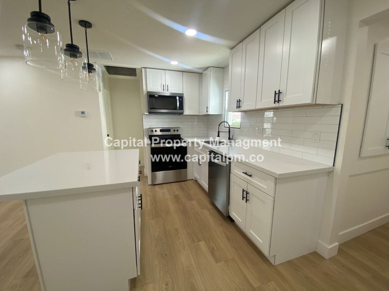 915 E Crandall Ave - Photo 3 of 18