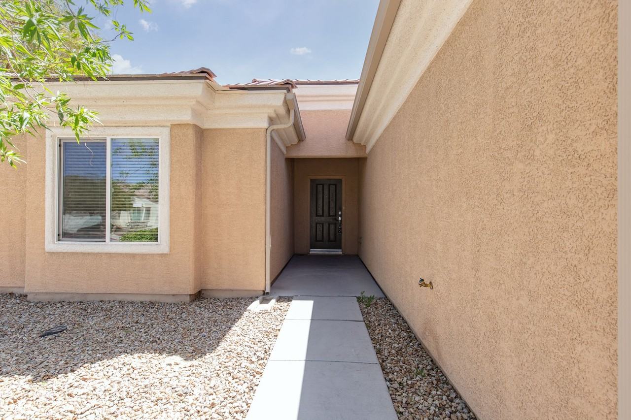 7628 Fieldfare Dr - Photo 3 of 50