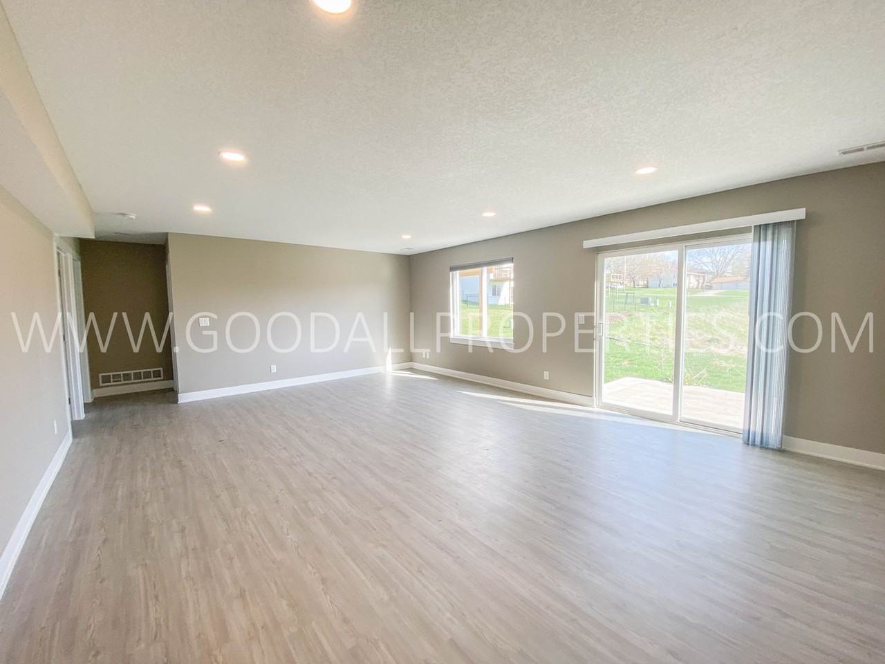 1002 Linden St - Photo 4 of 18