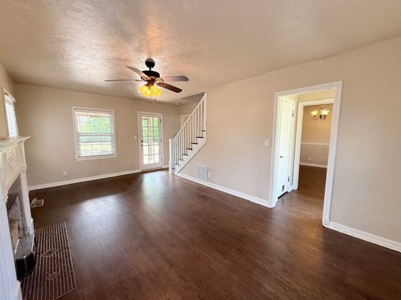 2808 Nw 25th St - Photo 3 of 24