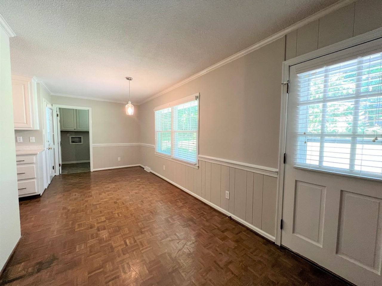 928 Brentwood Dr - Photo 5 of 14
