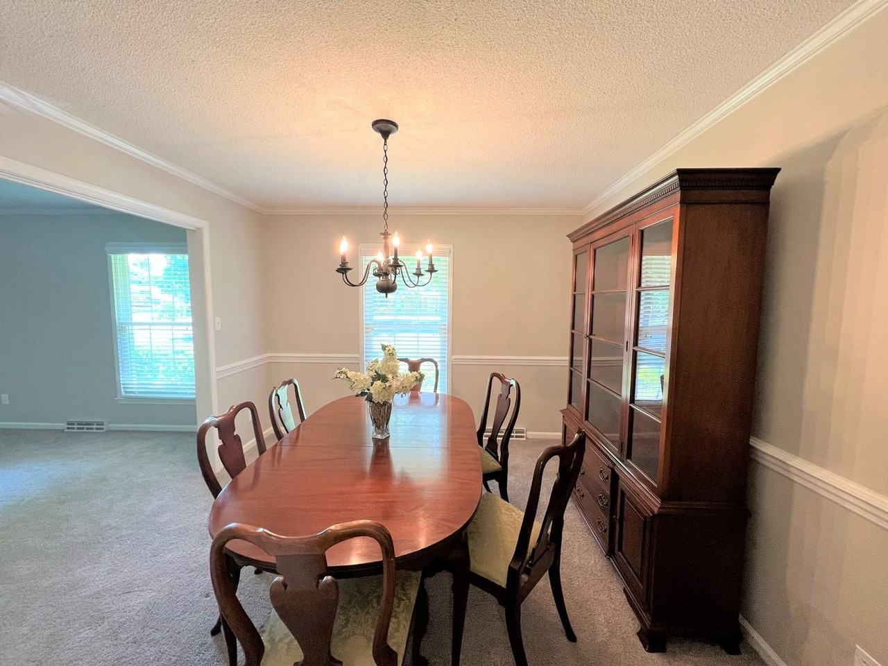 928 Brentwood Dr - Photo 6 of 14