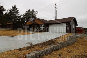 featured image of 300 Valley Stream Cir
