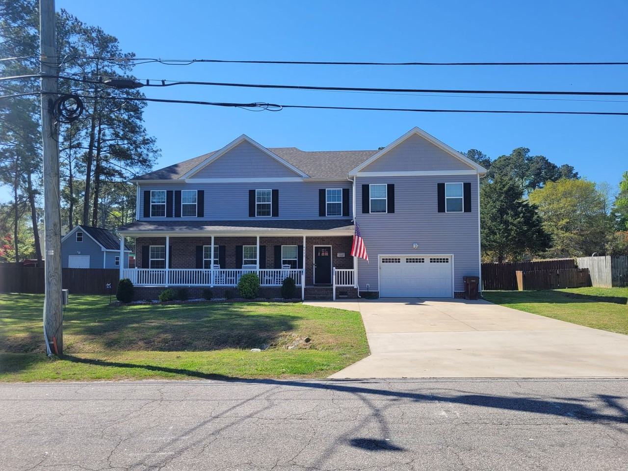 4033 Woodland Dr - Photo 3 of 50