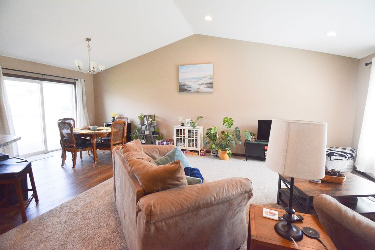 6703 Clarkia Dr Nw - Photo 3 of 22