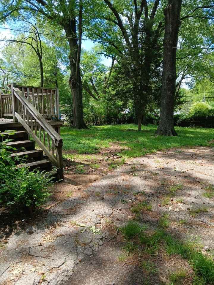 1019 Little John Rd - Photo 2 of 11