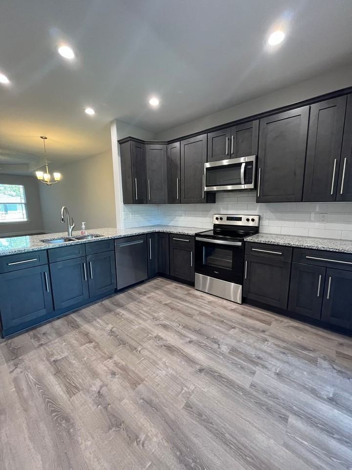 38 Pine Hill Ln Unit B - Photo 5 of 16
