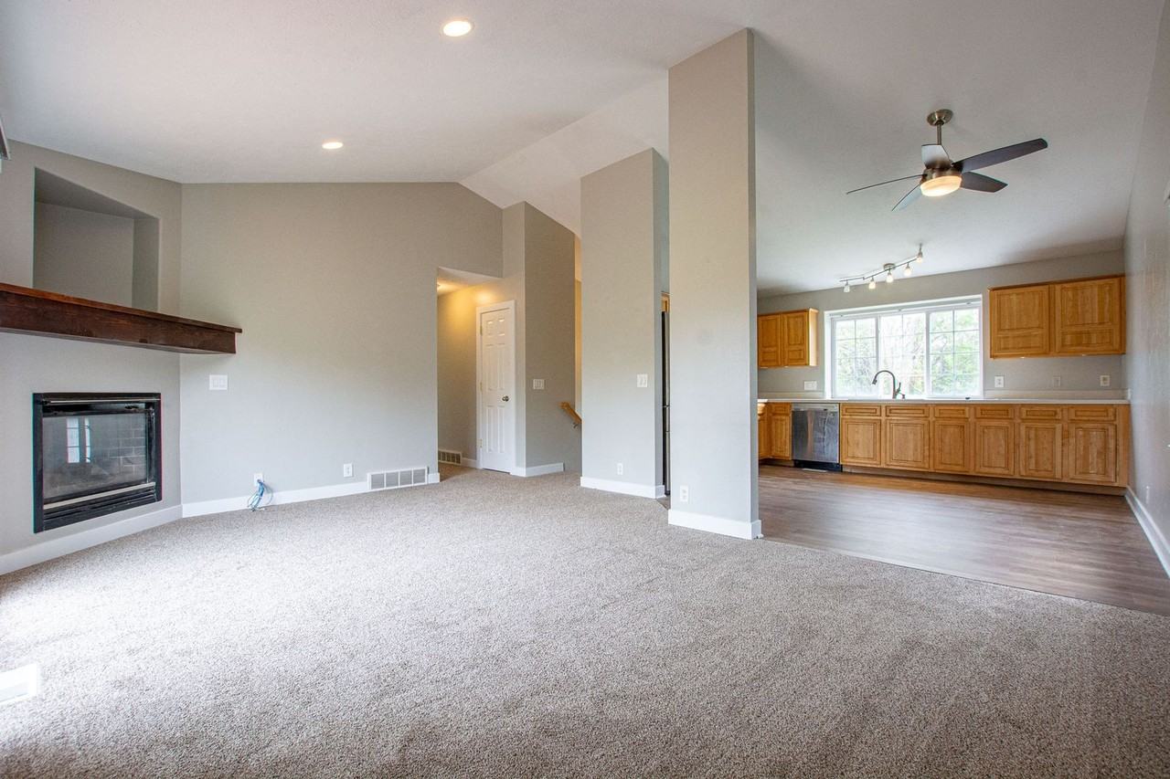 7906 Howell St - Photo 2 of 23