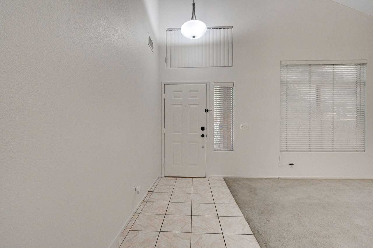 8621 Sierra Cima Ln - Photo 2 of 31