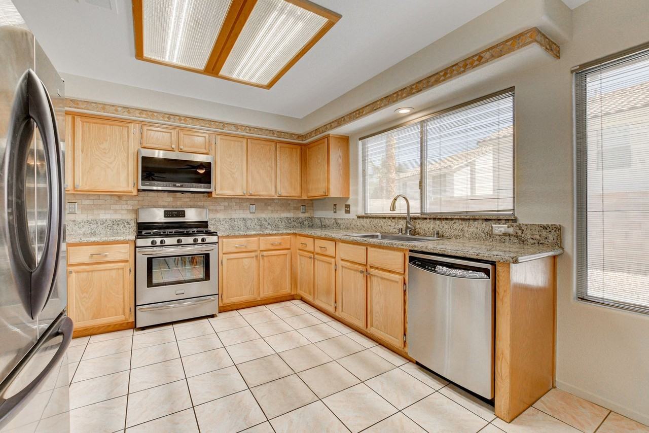8621 Sierra Cima Ln - Photo 7 of 31