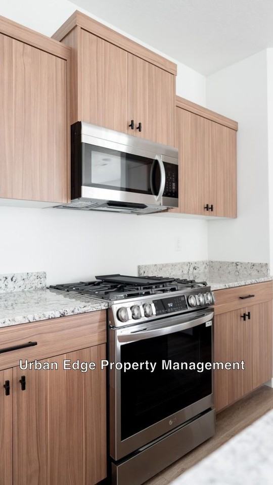 5046 E Hagadorn Ln - Photo 7 of 16