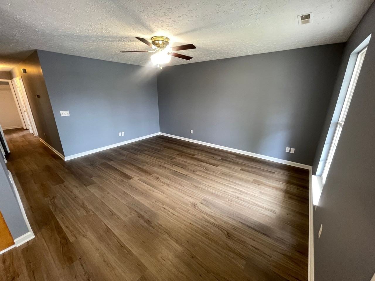 121 Spencer Ct - Photo 6 of 21