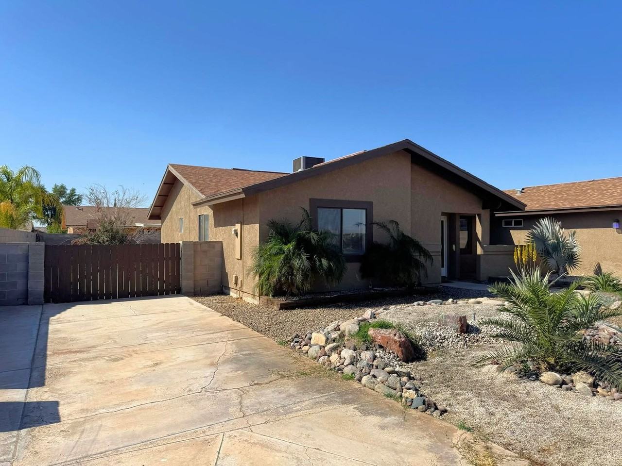 3409 E Moreno Ln - Photo 2 of 28