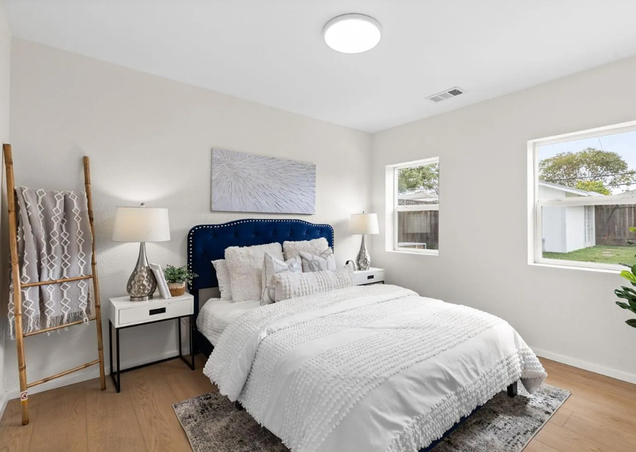 1039 Inverness Dr - Photo 2 of 11