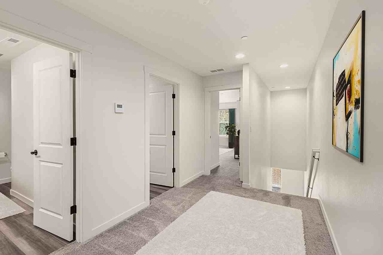 The Crossing - Photo 4 of 20