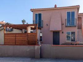 featured image of 725 Santa Barbara Pl