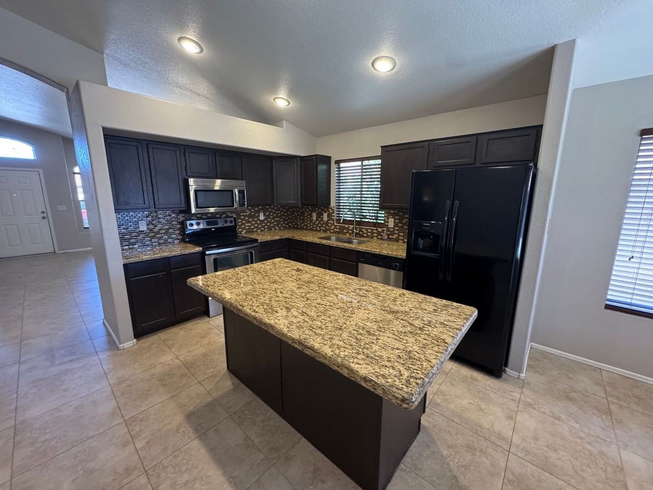 5913 W Mercury Way - Photo 6 of 23