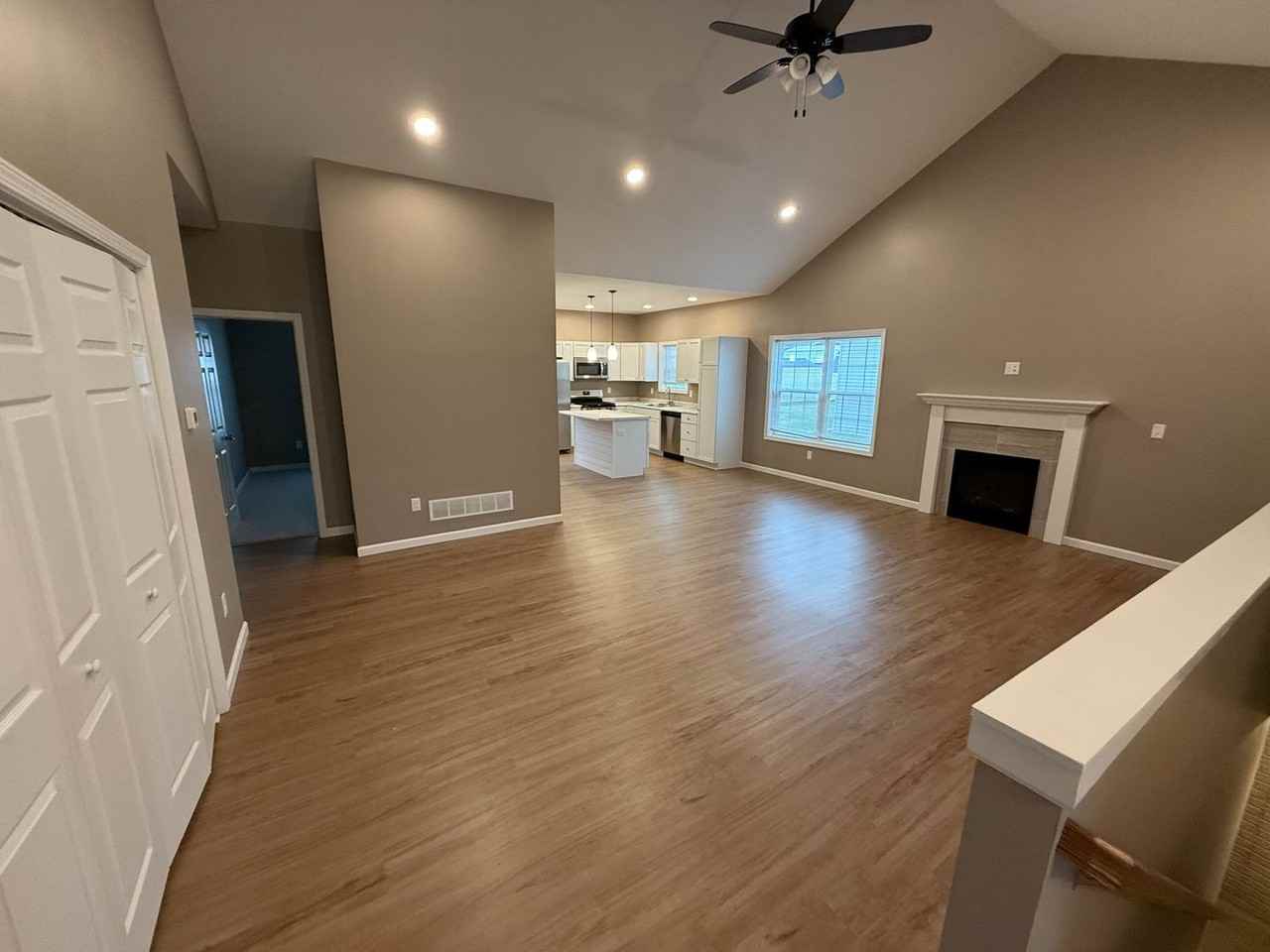 713 Stephanie Ct - Photo 2 of 11