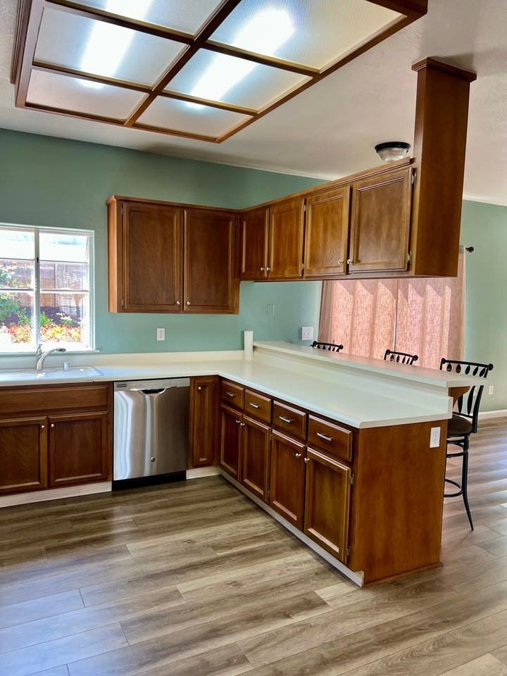 110 Cottage Pl - Photo 3 of 18