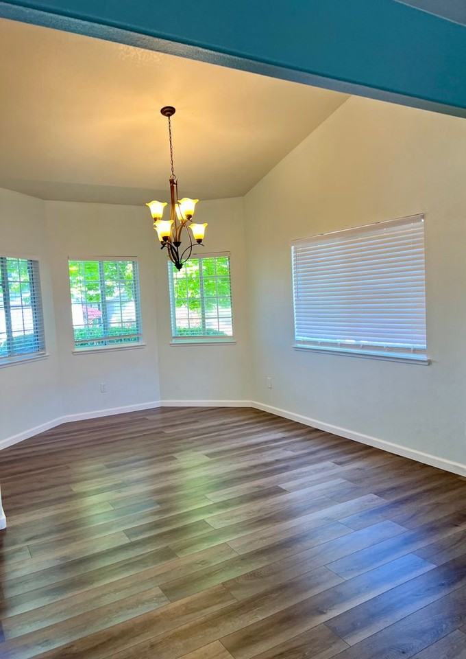 110 Cottage Pl - Photo 5 of 18