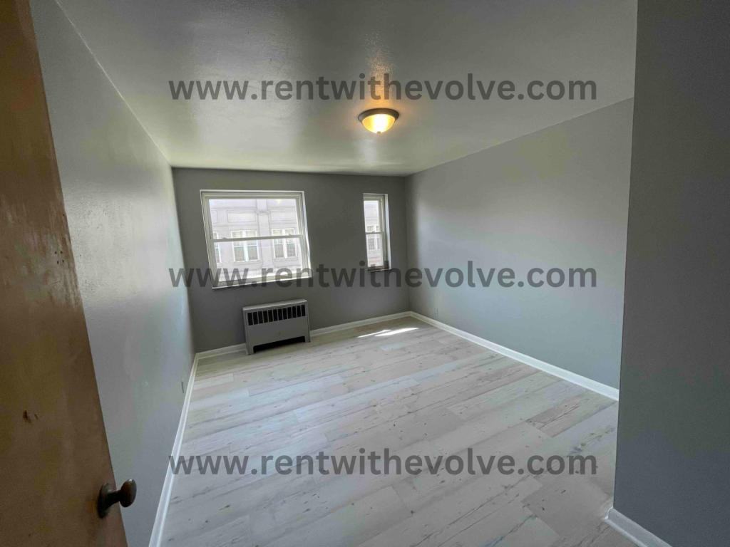 202 N Meridian St - Photo 2 of 5