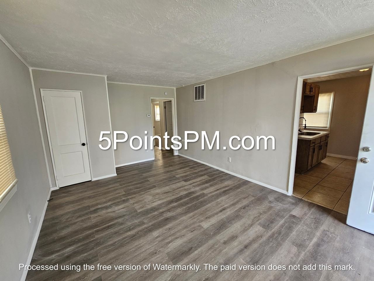 4332 E 143rd St - Photo 3 of 14