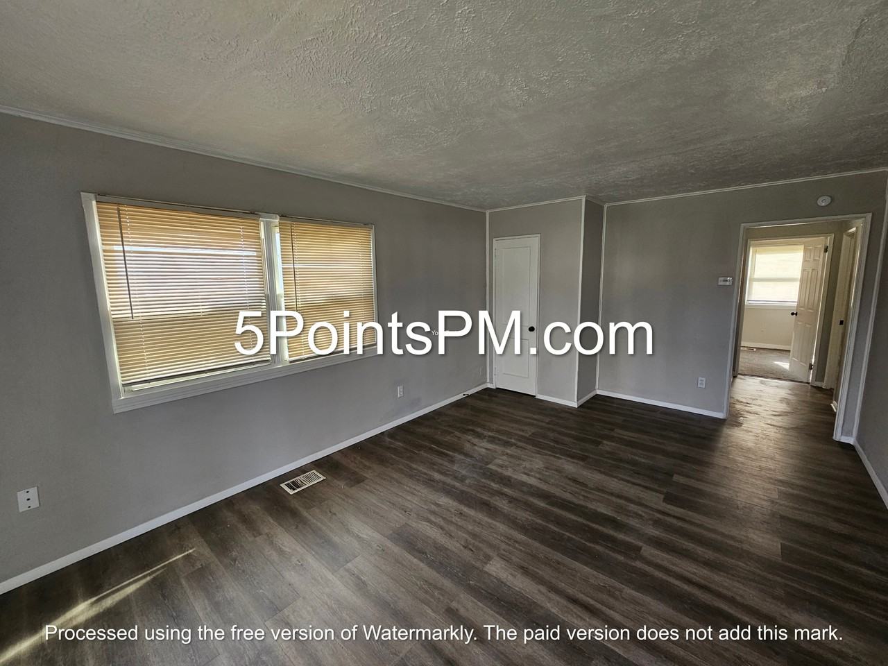 4332 E 143rd St - Photo 5 of 14