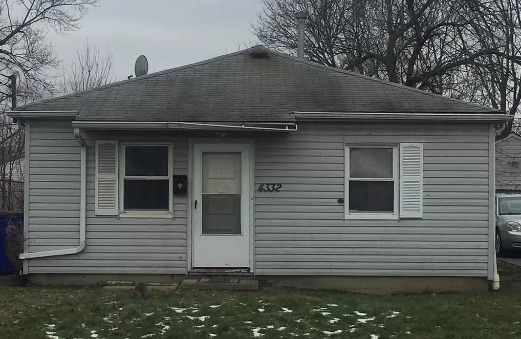 4332 E 143rd St - Photo 4 of 14