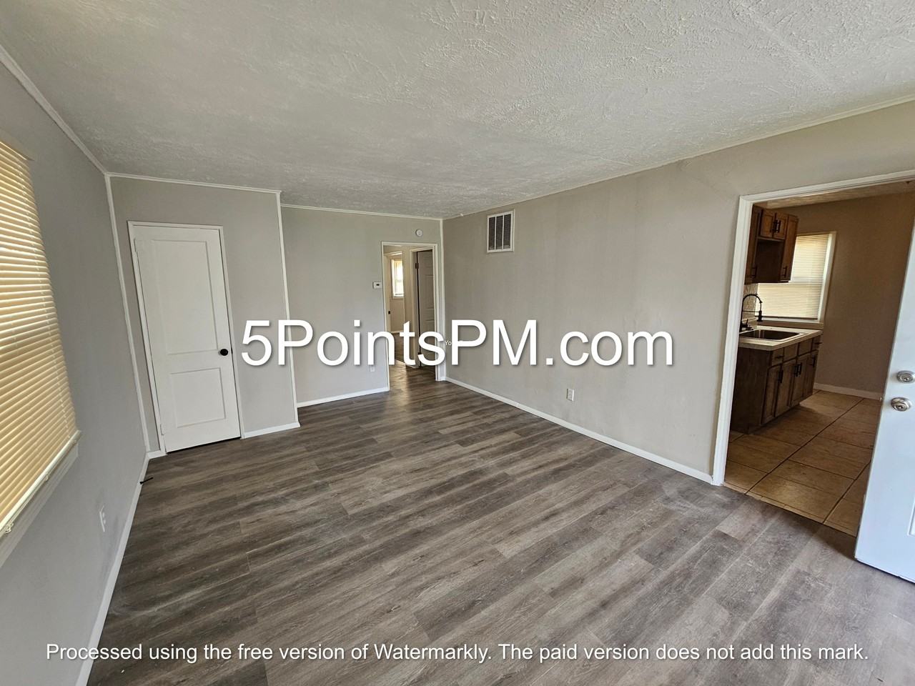 4332 E 143rd St - Photo 7 of 14