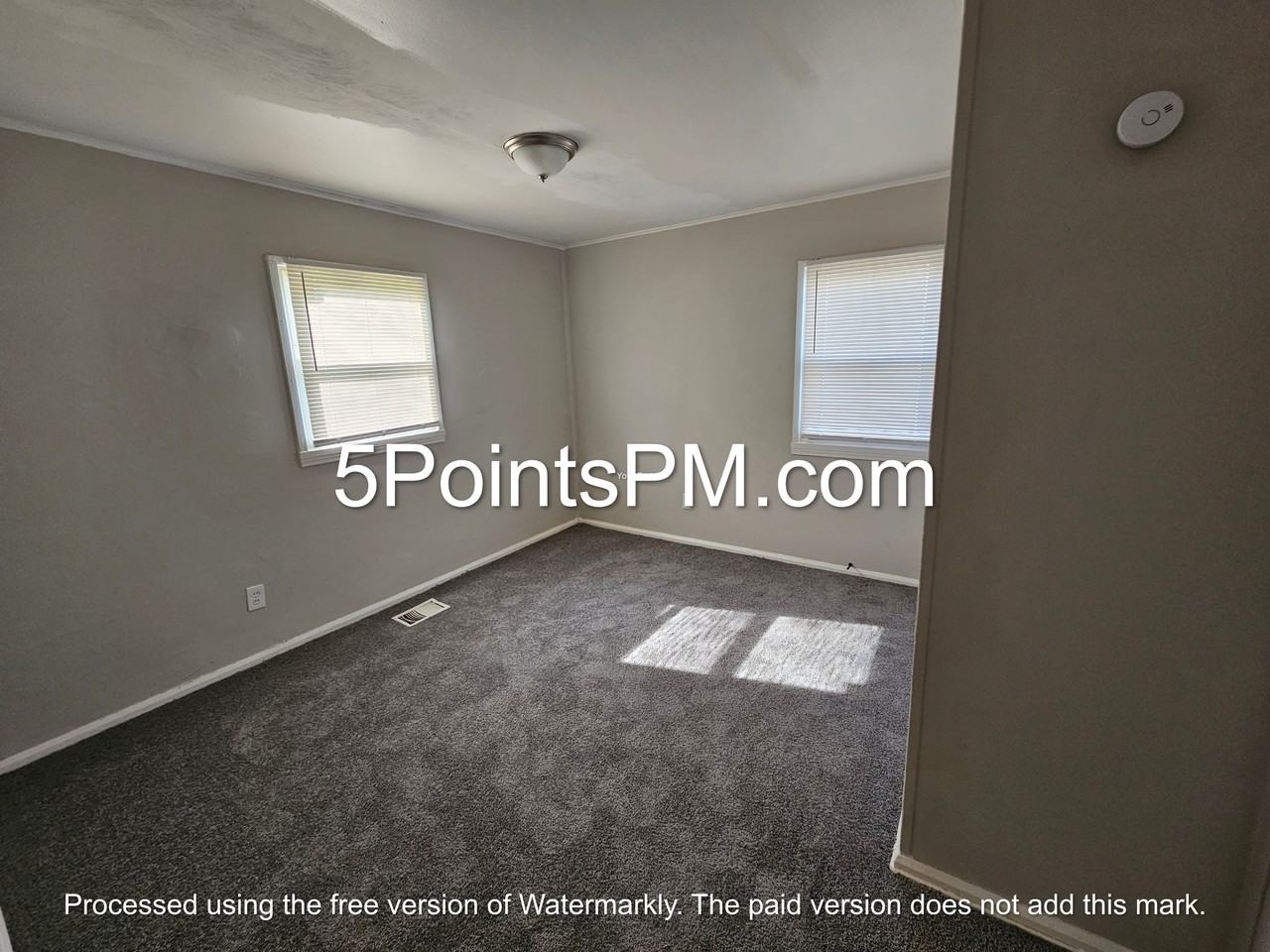 4332 E 143rd St - Photo 4 of 14