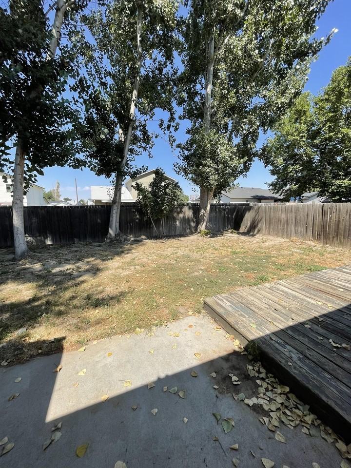 882 Valley St - Photo 2 of 45