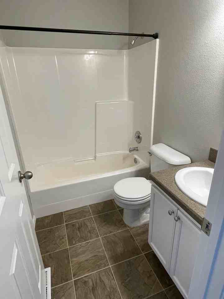 882 Valley St - Photo 3 of 45