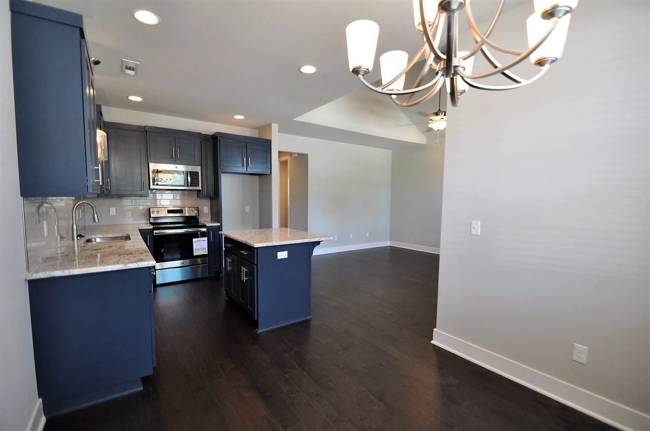 2035 S Florida Way - Photo 5 of 23