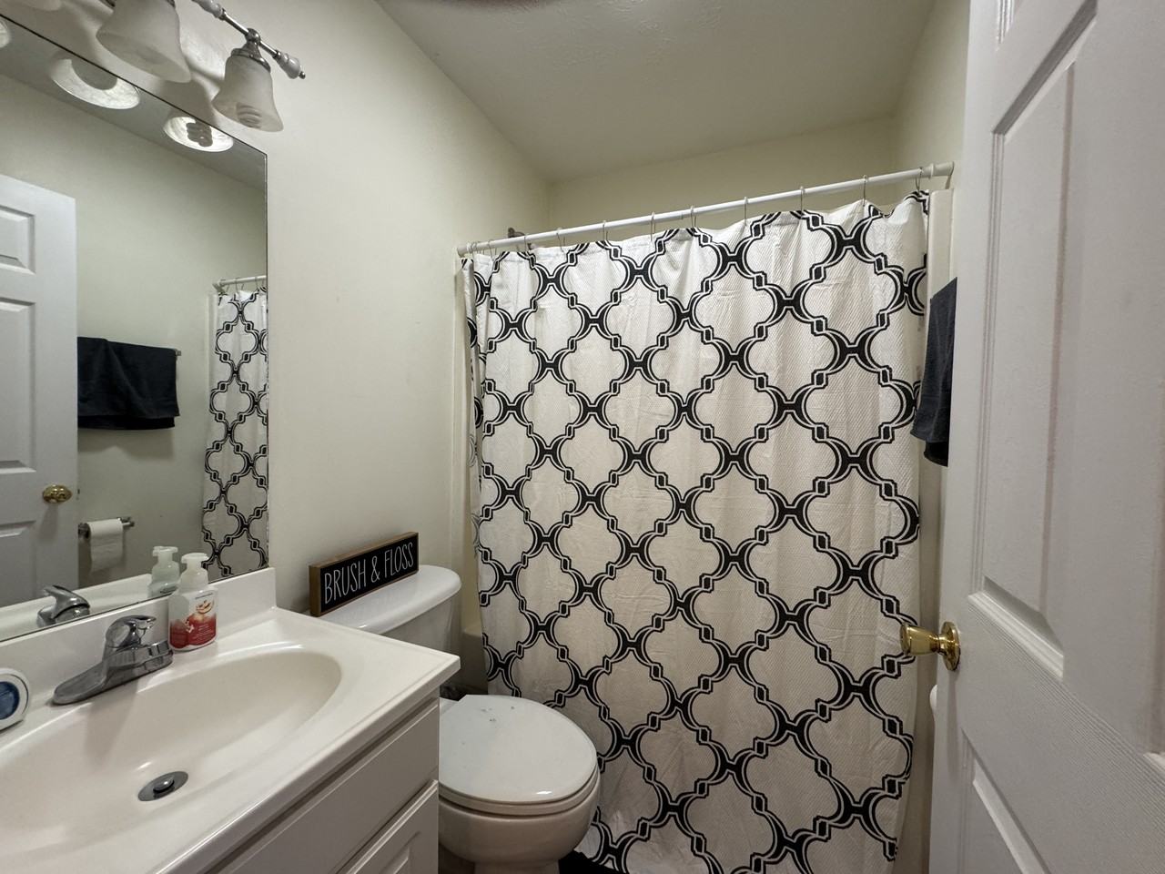 1445 N Willey St - Photo 2 of 14