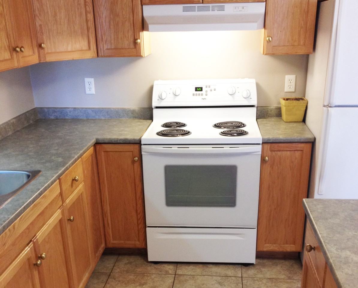 651 Elmwood DR - Photo 2 of 9