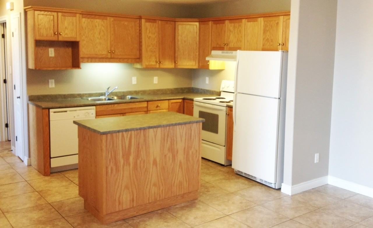 651 Elmwood DR - Photo 3 of 9