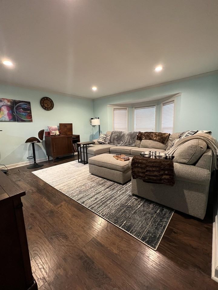 1467 Grandview Dr - Photo 2 of 28