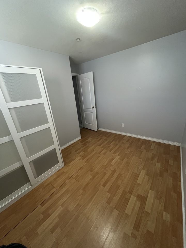 318 East 62nd Avenue - Photo 3 of 7