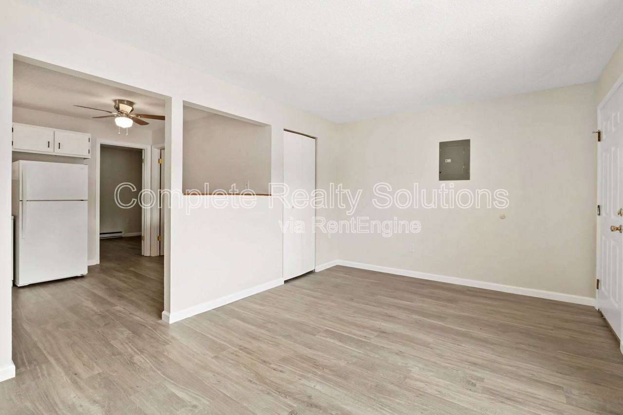 790 Country Aire Ct #103 - Photo 4 of 21