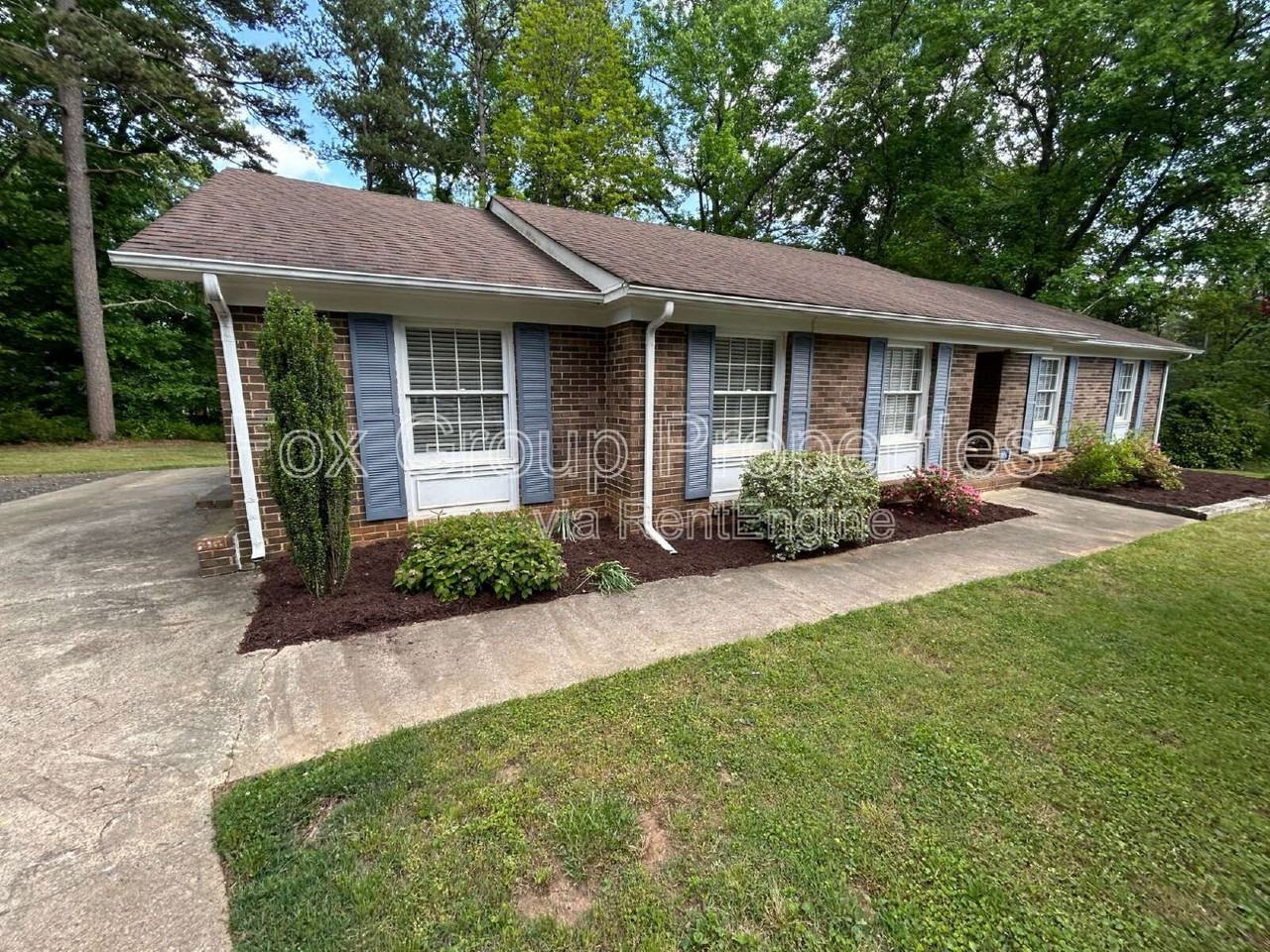 133 Cliffwood Cir - Photo 3 of 14